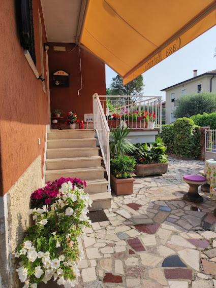 Casapatrizia B&B Сирмионе Экстерьер фото