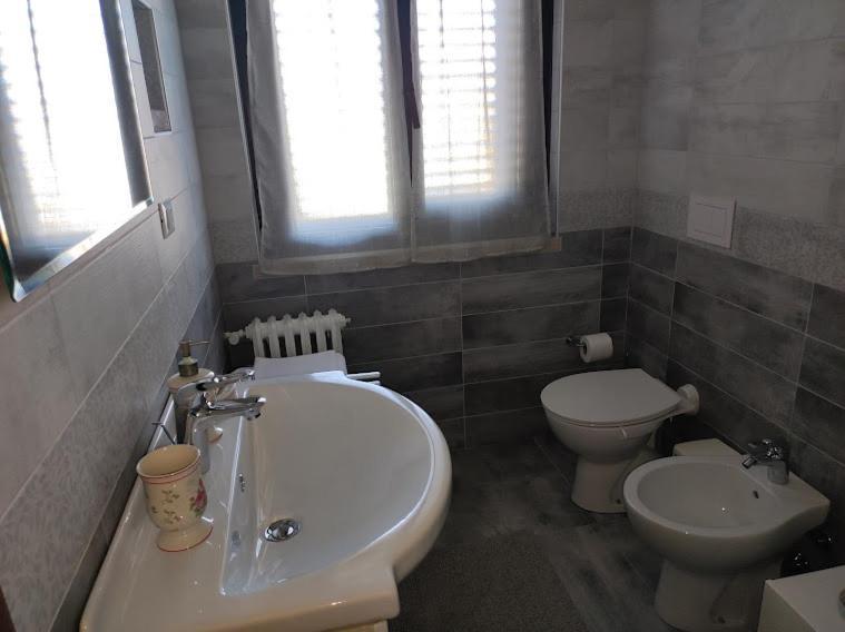 Casapatrizia B&B Сирмионе Экстерьер фото