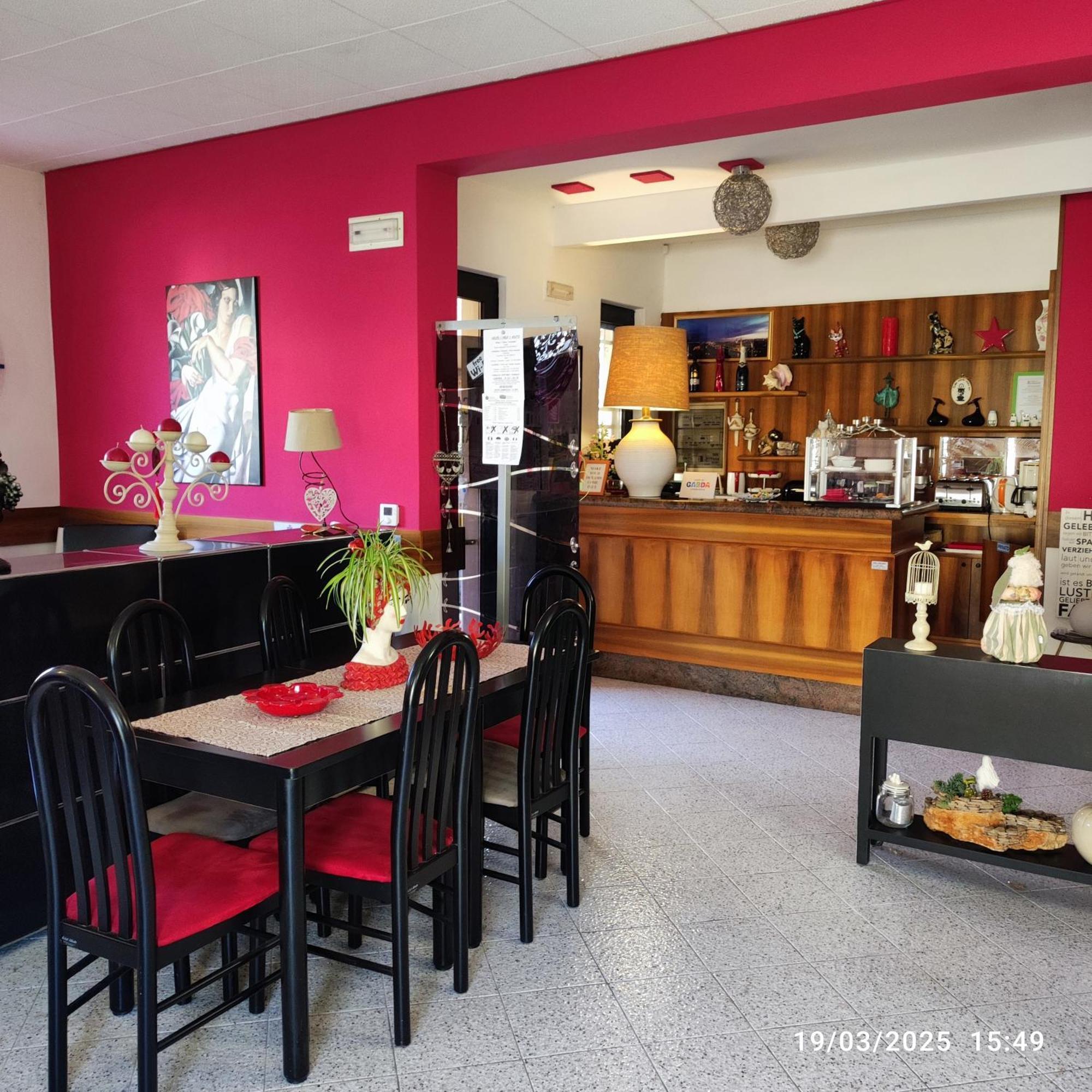 Casapatrizia B&B Сирмионе Экстерьер фото