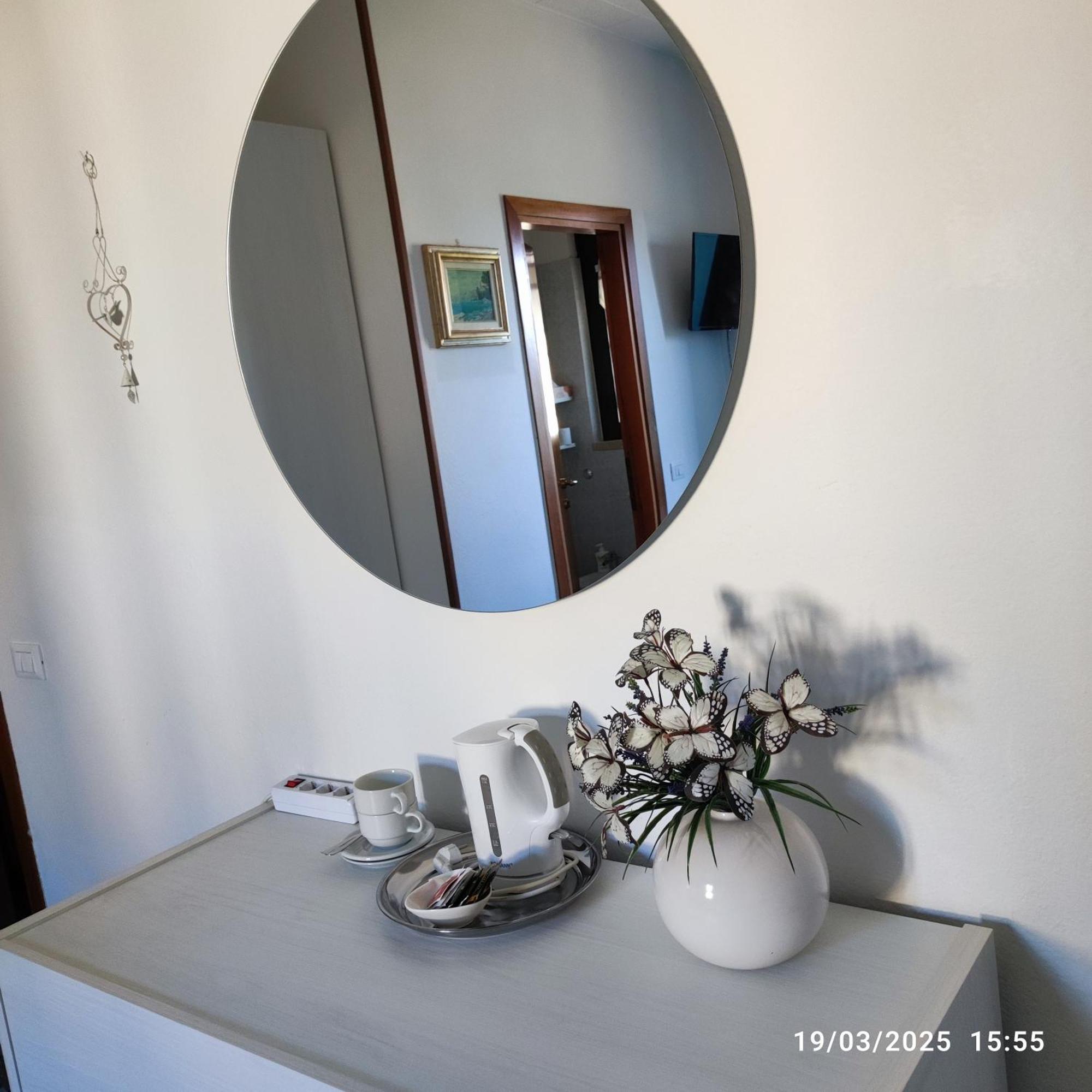 Casapatrizia B&B Сирмионе Экстерьер фото