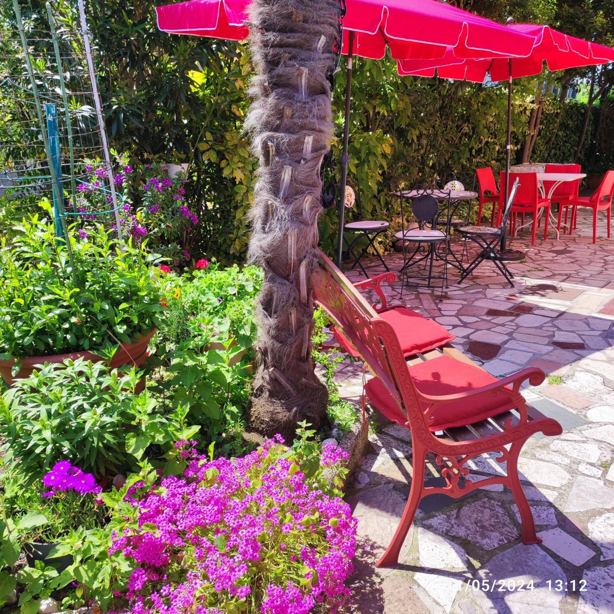 Casapatrizia B&B Сирмионе Экстерьер фото
