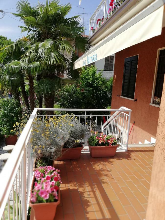 Casapatrizia B&B Сирмионе Экстерьер фото